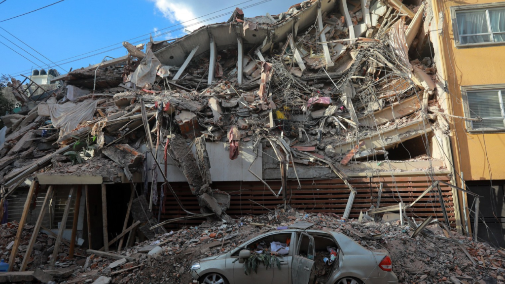 Mild Tremors Rattle Mexico City: Three Small Earthquakes Jolt the Metropolis